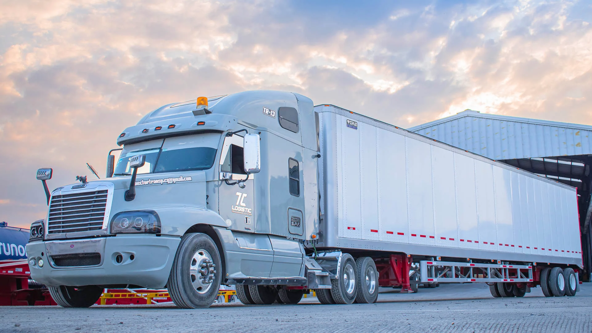 Caja Seca 53 ft 2 ejes – imagen 5